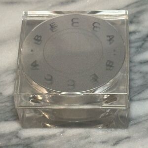 Becca Soft Light Blurring Powder Shade: Golden Hour